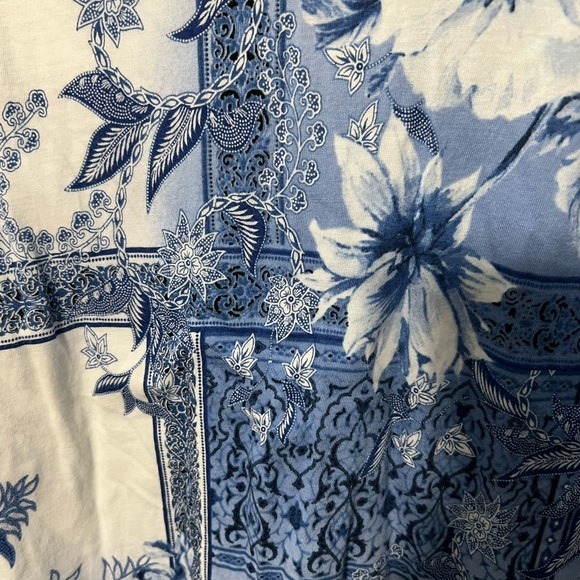 Chico’s Baby Blue 3/4 Sleeve Pull Over Floral Top Size Large - Picture 3 of 5